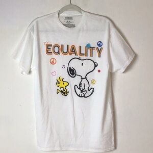 Peanuts Equality T-shirt size medium NWOT